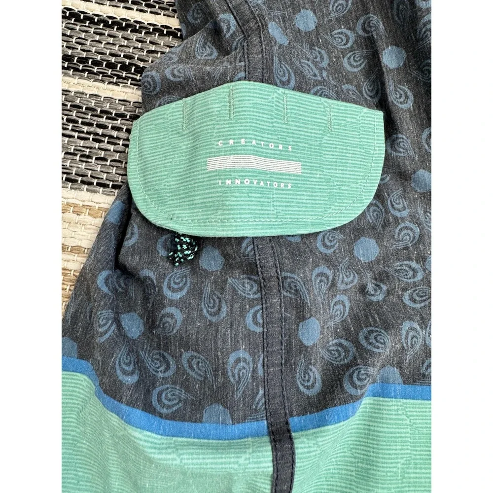 Vissla Surfrider 20 Board Shorts Mens 34 Blue Paisley Surf Beach Trunks Vacation